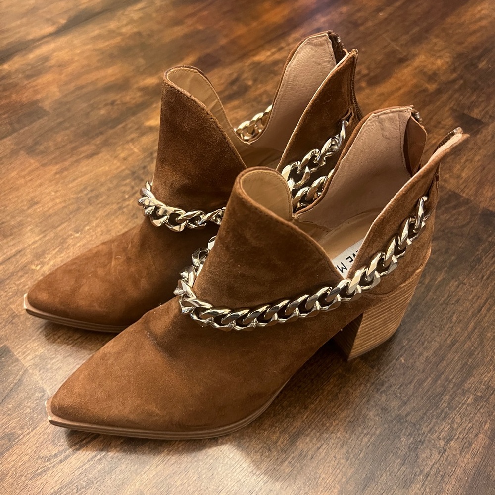 Steve Madden Brown Ankle Boots with Silver Chain